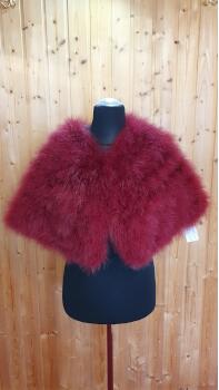 Cape mit Marabufedern, bordeaux